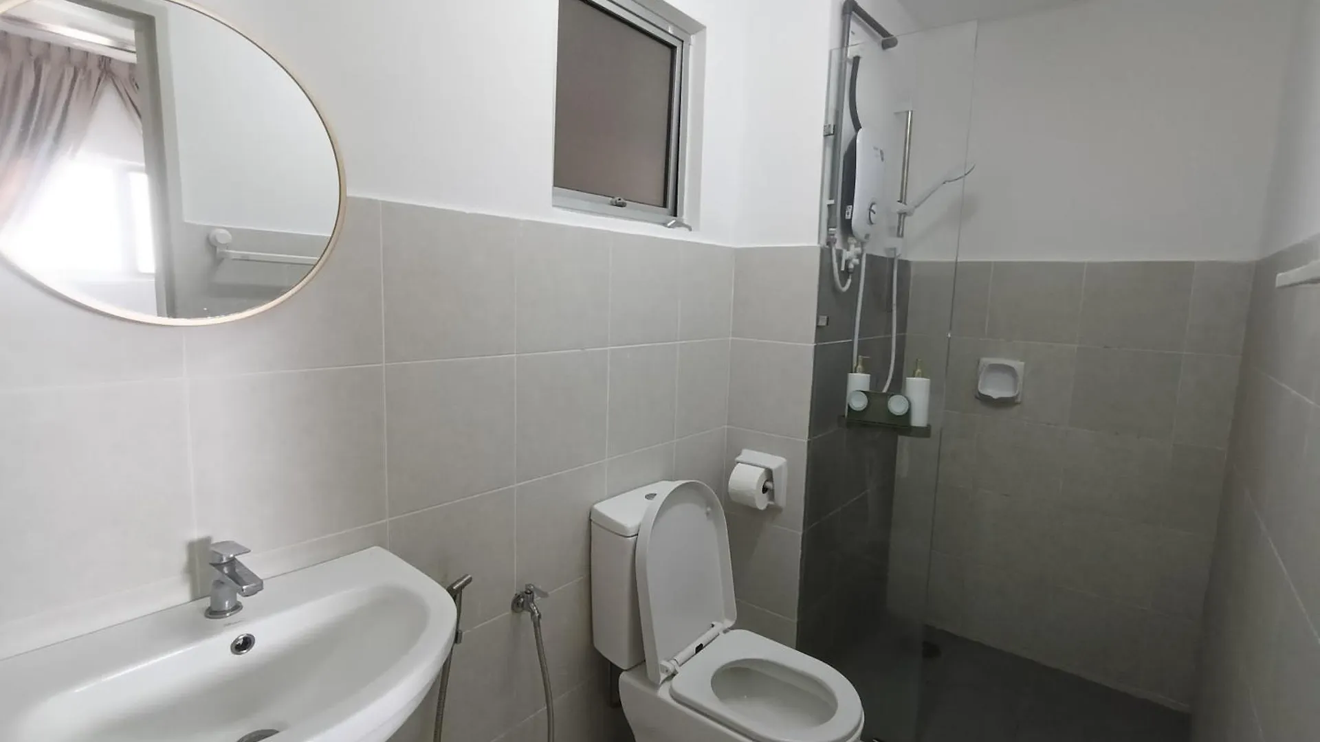 Alanis Suites Byfeha Sepang 0*,